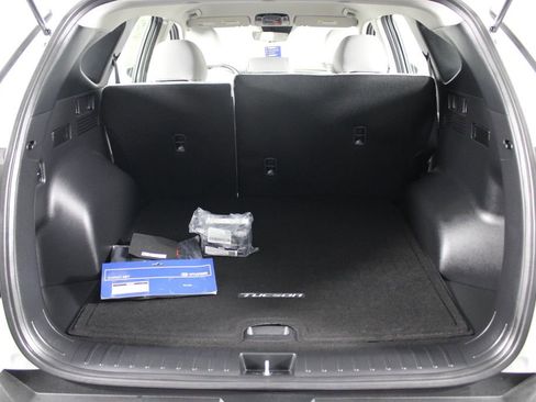 Certified 2026 Hyundai Tucson SE FWD image 17
