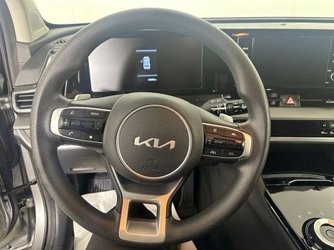 Used 2023 Kia Sportage LX AWD/4WD image 15