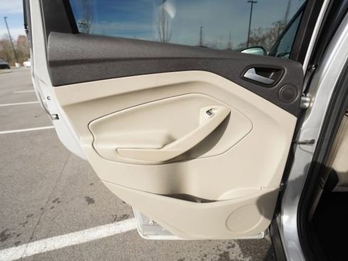 Used 2017 Ford Escape Titanium image 15