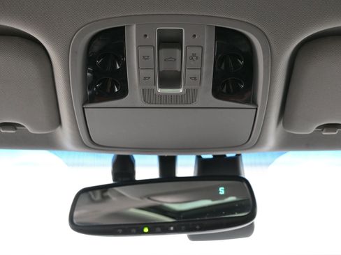 Used 2018 Kia Cadenza Technology image 27