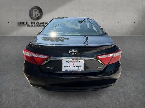 Used 2015 Toyota Camry SE FWD image 7