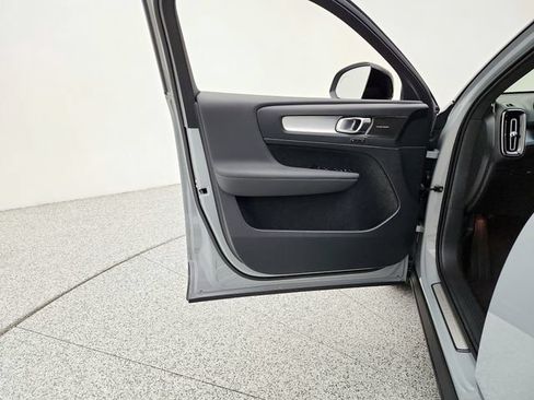 New 2026 Volvo XC40 B5 Ultra w/ Protection Package Premier AWD/4WD image 24