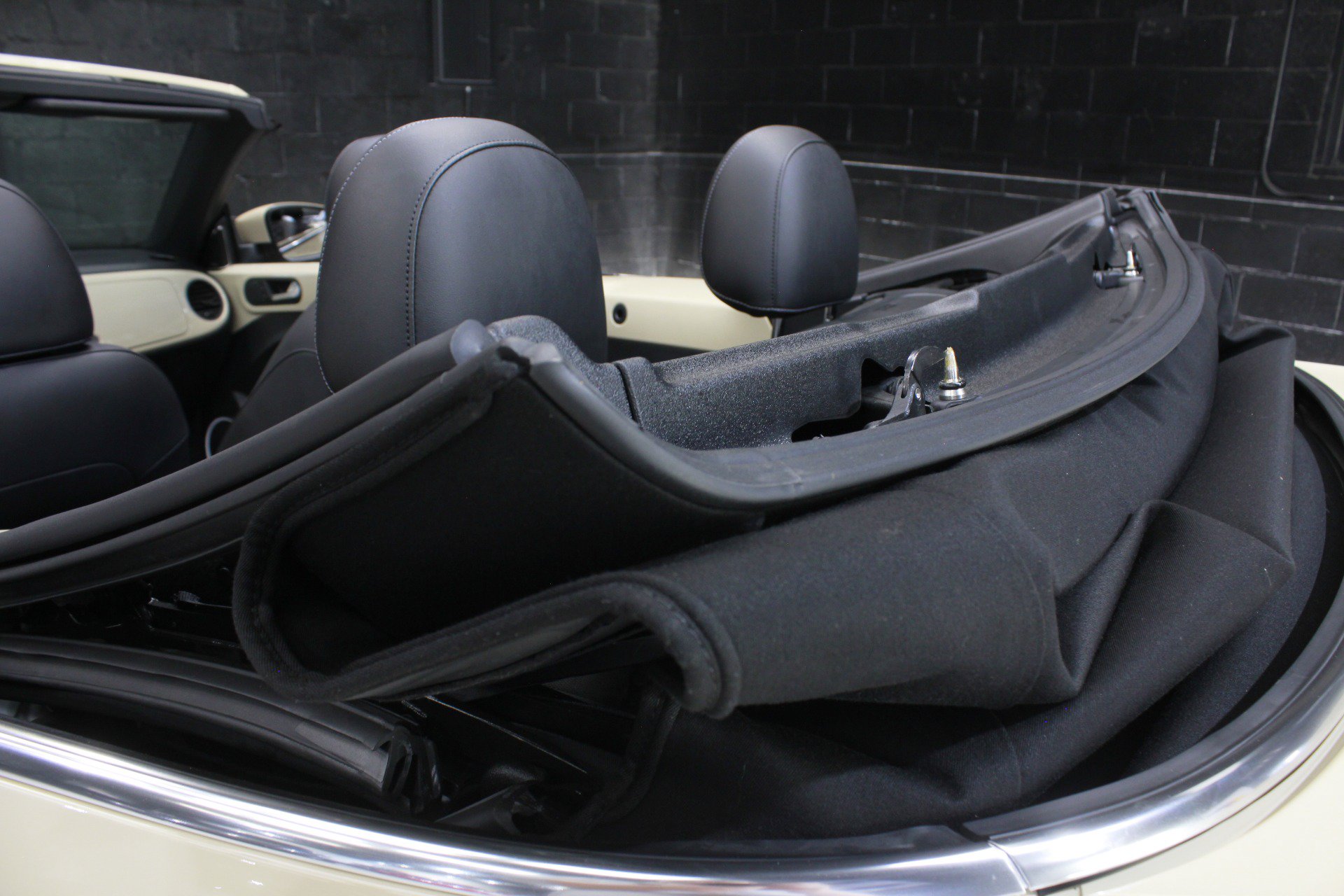 Used 2019 Volkswagen Beetle 2.0T S FWD image 74