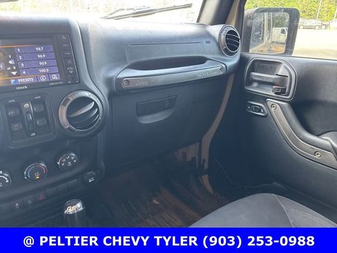 Used 2018 Jeep Wrangler Unlimited Sport S image 14