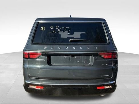 Used 2024 Jeep Wagoneer L Series II w/ Premium Group I image 7