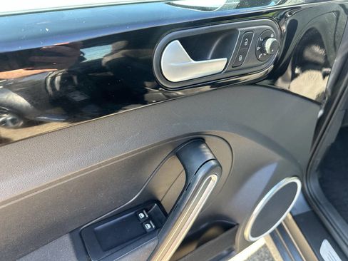 Used 2012 Volkswagen Beetle 2.0T image 18