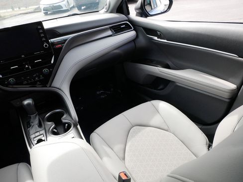 Used 2023 Toyota Camry XSE image 11