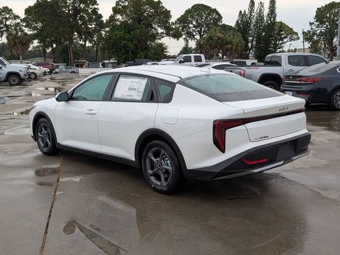 New 2026 Kia K4 FWD image 6