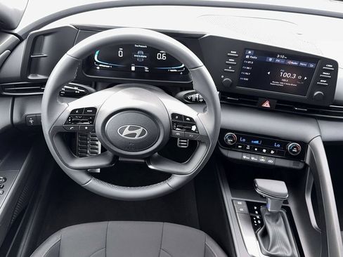 New 2026 Hyundai Elantra Sport FWD image 18