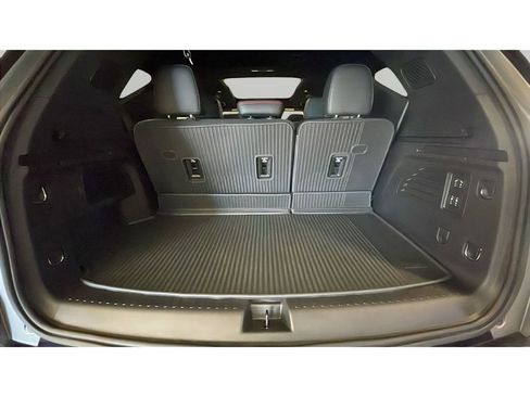 Used 2026 Chevrolet Traverse RS w/ LPO, Floor Liner Package AWD/4WD image 18