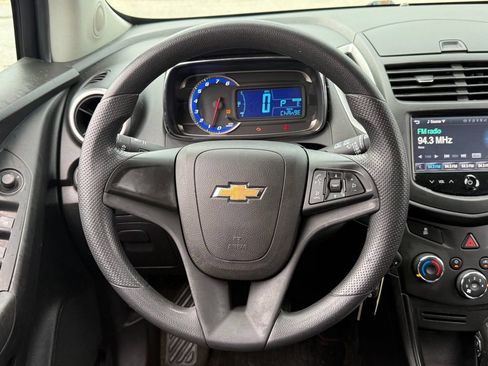 Used 2016 Chevrolet Trax LS w/ LPO, Protection Package FWD image 16