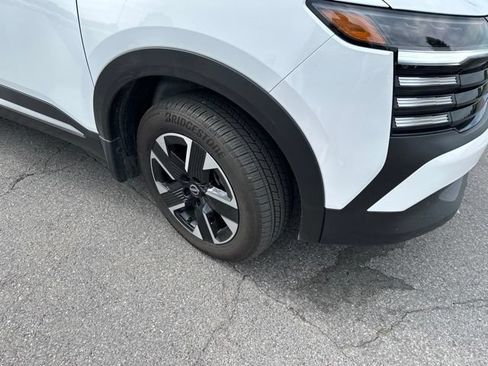 Used 2026 Nissan Kicks SV w/ SV Premium Package AWD/4WD image 9