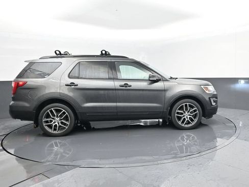 Used 2017 Ford Explorer Sport AWD/4WD image 4