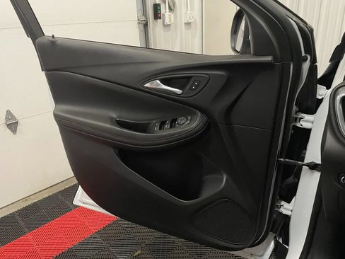 Used 2024 Buick Encore GX Preferred FWD image 25