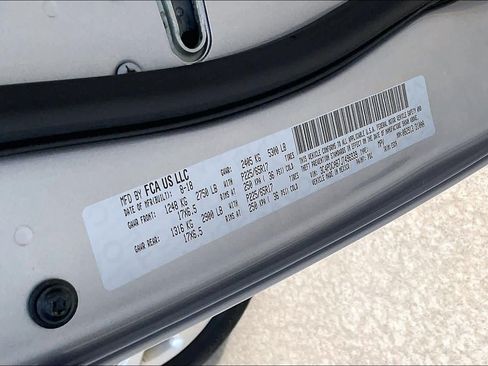 Used 2018 Dodge Journey SE FWD image 34