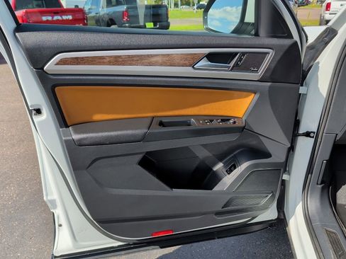 Used 2019 Volkswagen Atlas SEL Premium AWD/4WD image 30