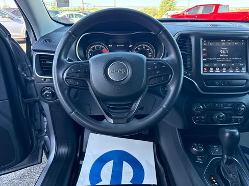 Used 2020 Jeep Cherokee Trailhawk AWD/4WD image 15