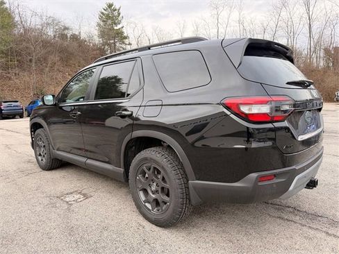 New 2025 Honda Pilot TrailSport image 4