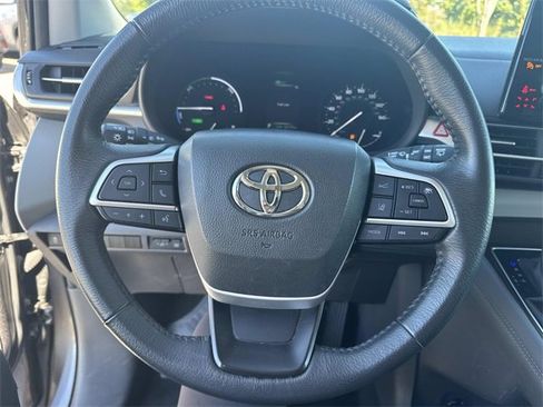 Used 2024 Toyota Sienna XLE image 29
