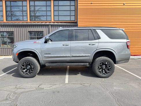 Used 2021 Chevrolet Tahoe Z71 w/ Luxury Package image 2