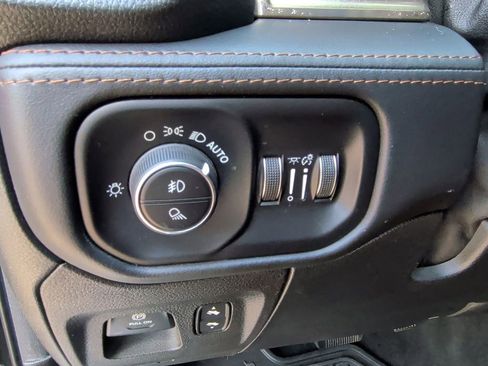 Used 2022 RAM 1500 Limited w/ Bed Utility Group image 15