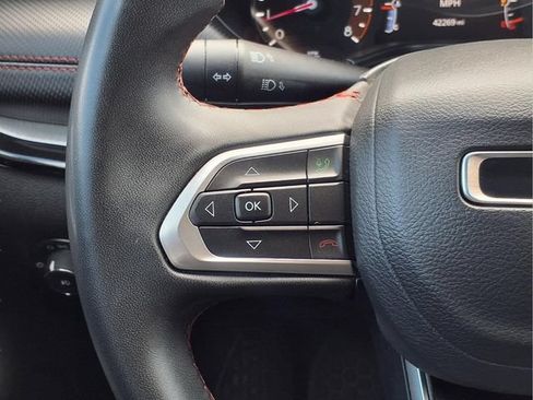 Used 2025 Jeep Compass Trailhawk AWD/4WD image 20