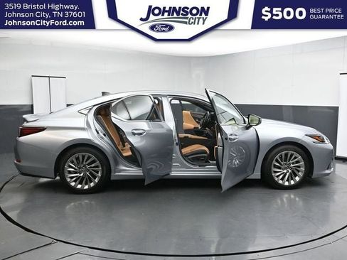 Used 2022 Lexus ES 350 Ultra Luxury w/ Accessory Package FWD image 37