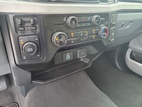 Used 2025 Ford F350 XLT w/ FX4 Off-Road Package image 30