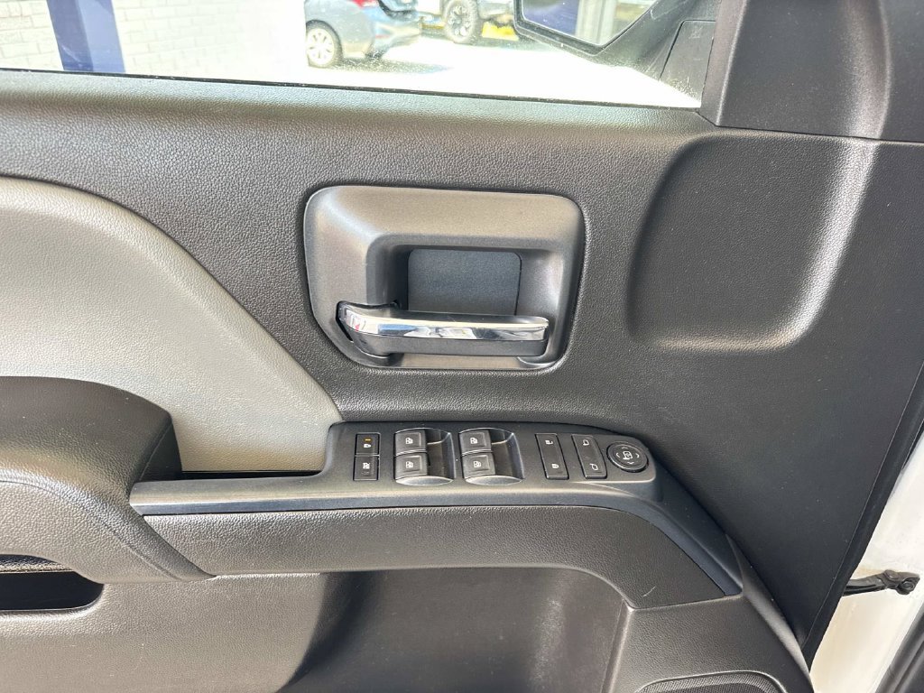Used 2018 Chevrolet Silverado 1500 Custom w/ Custom Value Package RWD image 21