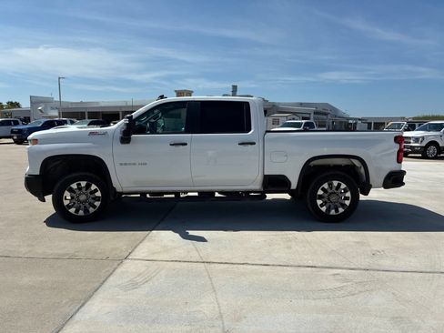 Used 2024 Chevrolet Silverado 2500 Custom w/ Custom Value Package AWD/4WD image 6