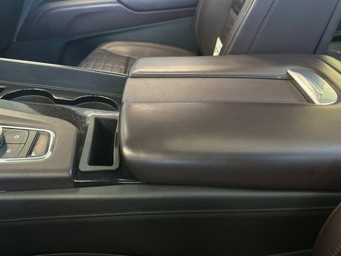 Used 2021 Cadillac Escalade Sport Platinum AWD/4WD image 31