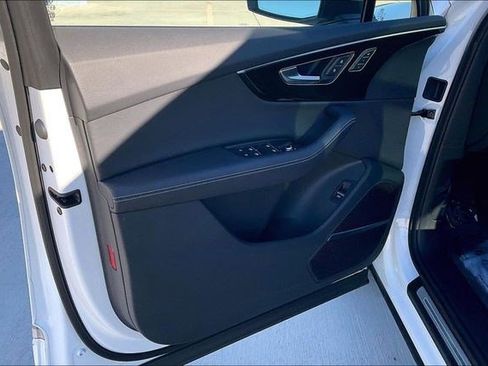 Used 2025 Audi Q7 3.0T Premium Plus image 28