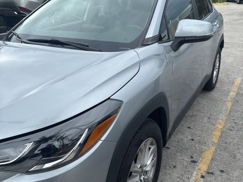 Used 2022 Toyota Corolla Cross LE w/ Moonroof Package FWD image 3