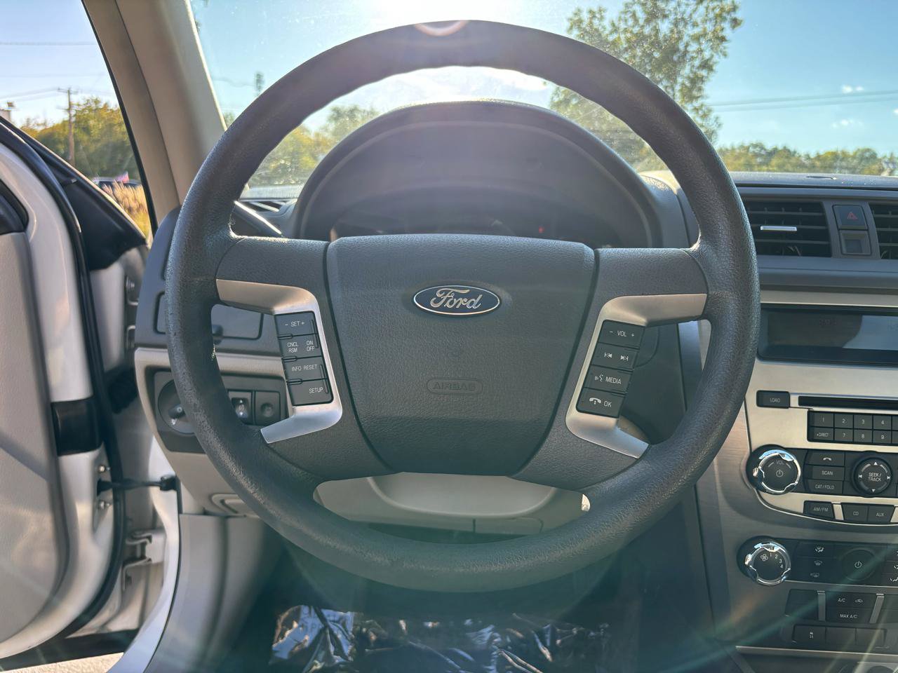 Used 2010 Ford Fusion SE FWD image 19