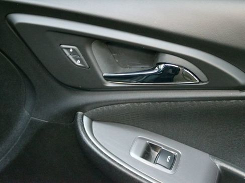 Used 2023 Chevrolet Malibu LT FWD image 9