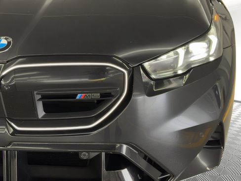 Used 2026 BMW M5 w/ Executive Package image 11