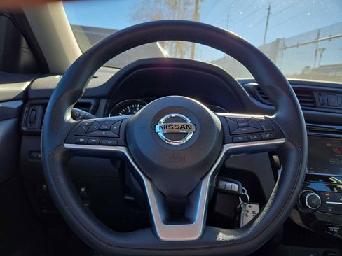 Used 2020 Nissan Rogue S image 25