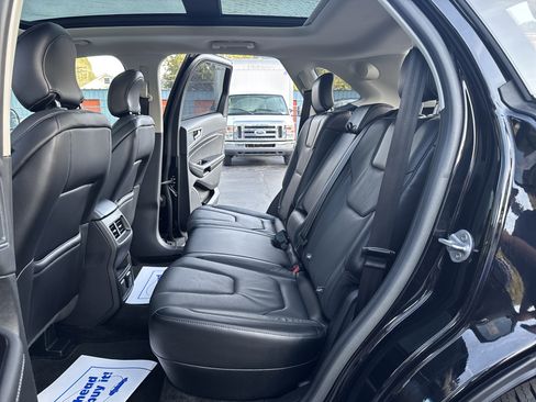 Used 2018 Ford Edge Titanium w/ Technology Package AWD/4WD image 24