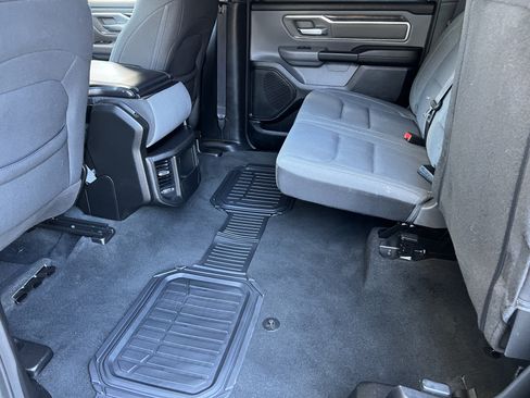 Used 2022 RAM 1500 Big Horn AWD/4WD image 16