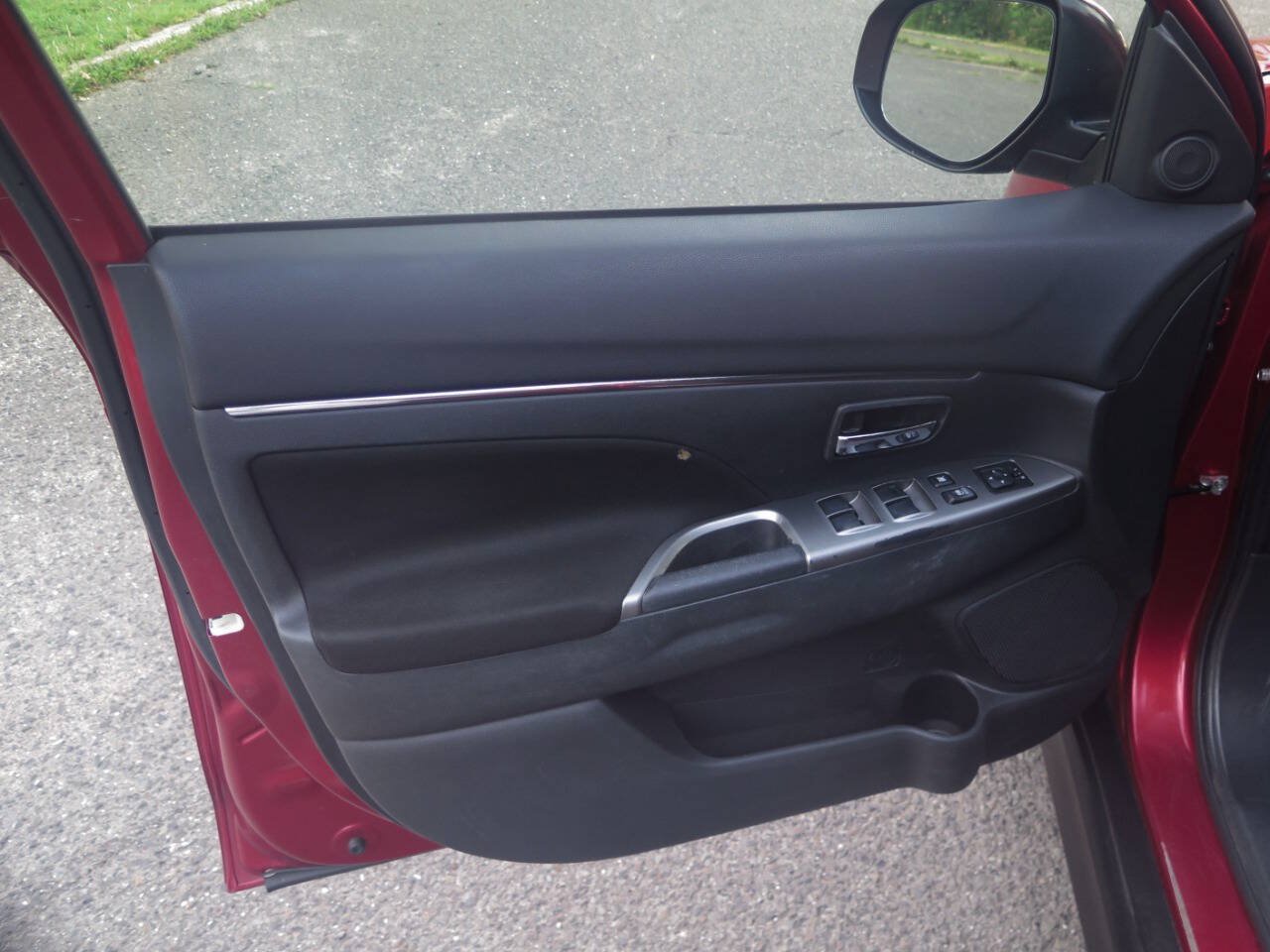 Used 2019 Mitsubishi Outlander Sport ES FWD image 33