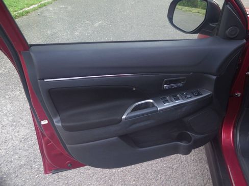 Used 2019 Mitsubishi Outlander Sport ES FWD image 33