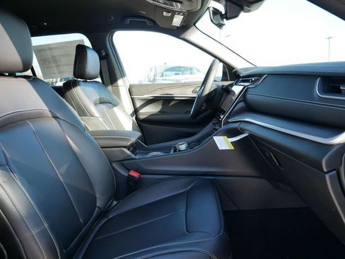 New 2025 Jeep Grand Cherokee Limited image 23