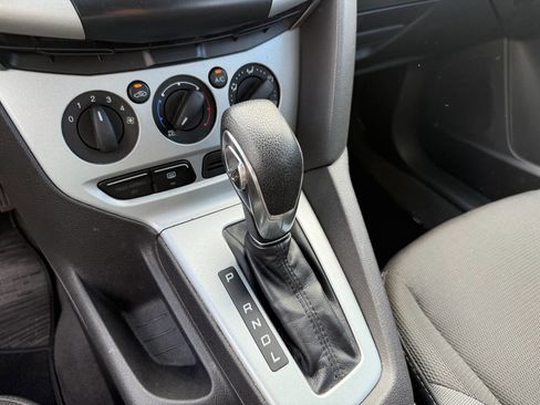 Used 2012 Ford Focus SE w/ SE Winter Pkg image 31