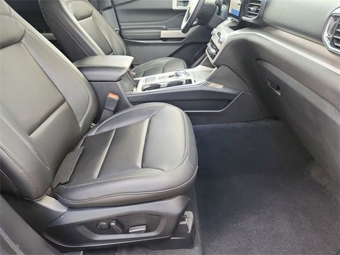 Used 2023 Ford Explorer XLT w/ Equipment Group 202A image 26