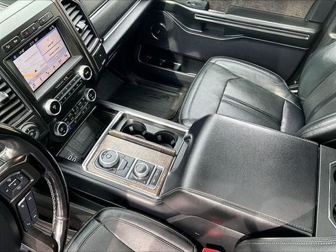Used 2019 Ford Expedition Limited w/ Equipment Group 302A AWD/4WD image 15
