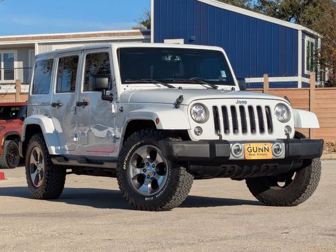 Used 2017 Jeep Wrangler Unlimited Sahara w/ Connectivity Group image 2
