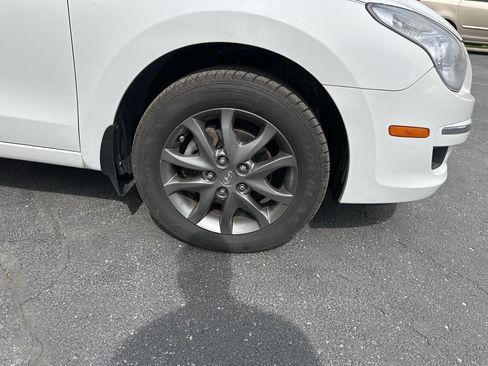 Used 2012 Hyundai Elantra w/ Preferred Pkg FWD image 5