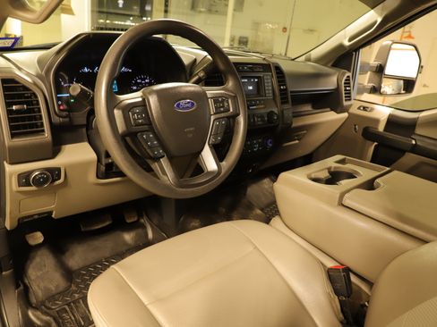 Used 2022 Ford F350 XL w/ Power Equipment Group image 9