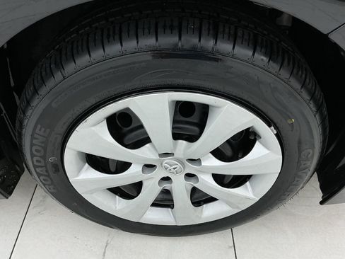 Used 2021 Toyota Corolla LE FWD image 46