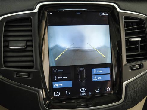 Used 2017 Volvo XC90 T6 Momentum w/ Vision Package image 25